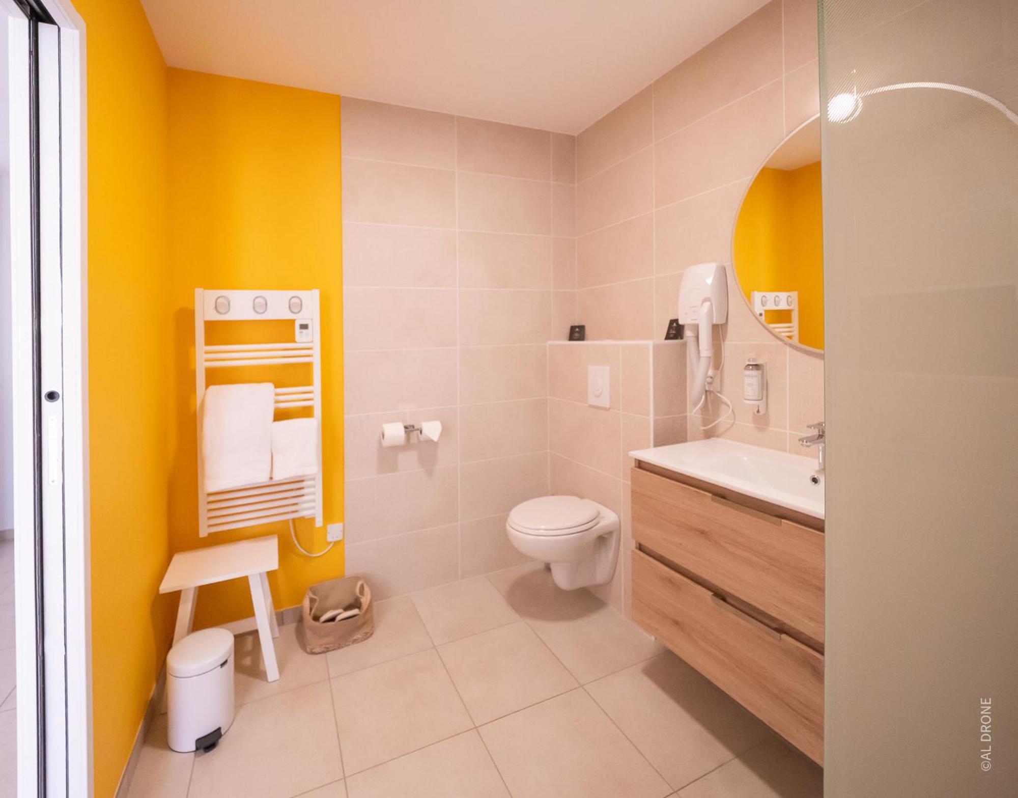 Le Maconnais Guest House Vinzelles المظهر الخارجي الصورة